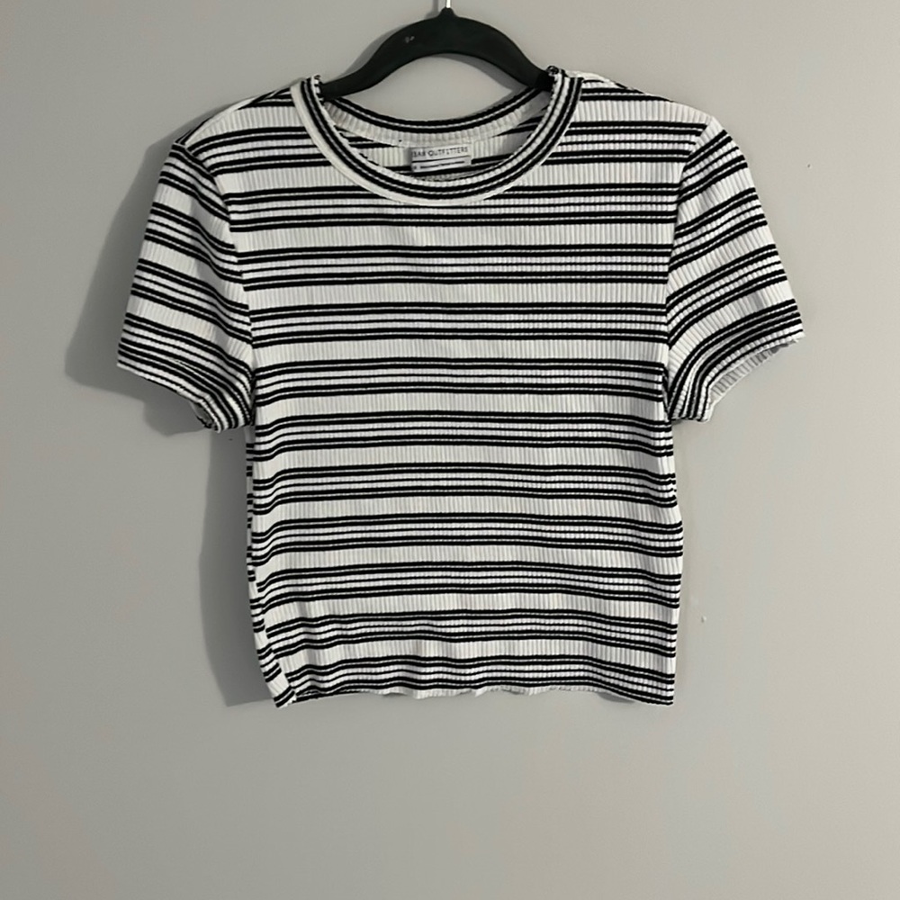 urban outfitters black and white ribbed top!! so soft and stretchy! LIKE NEW!!